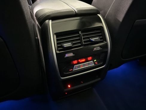 Used 2019 BMW X7 xDrive40i w/ Premium Package AWD/4WD image 28