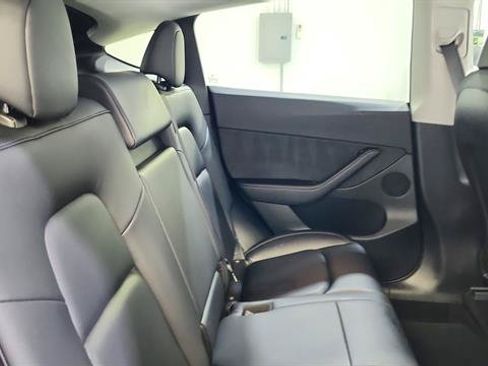 Used 2021 Tesla Model Y Long Range AWD/4WD image 28