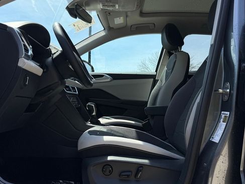 New 2026 Volkswagen Taos SE AWD/4WD image 29