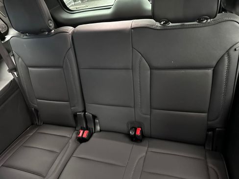 Used 2025 GMC Yukon Denali image 31