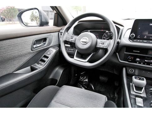 Used 2023 Nissan Rogue SV AWD/4WD image 8