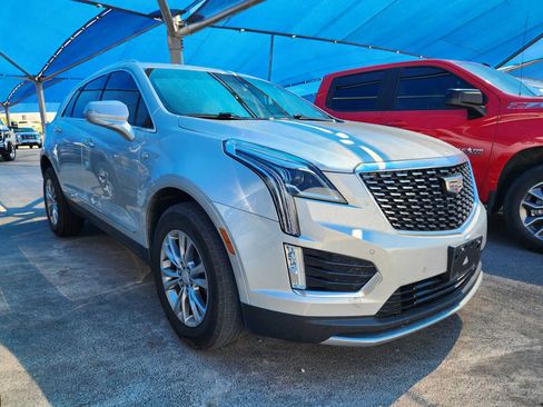 Used 2020 Cadillac XT5 Premium Luxury AWD/4WD image 2