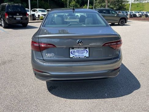 Used 2024 Volkswagen Jetta SE FWD image 32