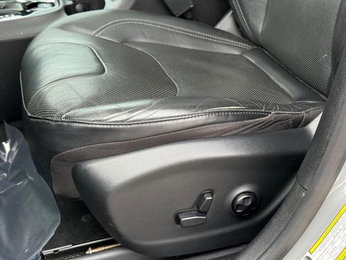 Used 2020 Jeep Cherokee Limited image 26