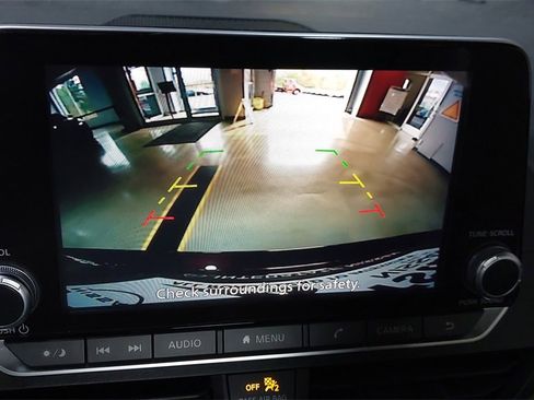 Used 2024 Nissan Altima 2.5 SV image 23