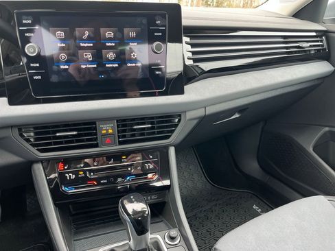 Used 2026 Volkswagen Jetta SE image 14