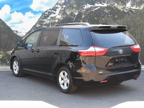 Used 2015 Toyota Sienna LE FWD image 9