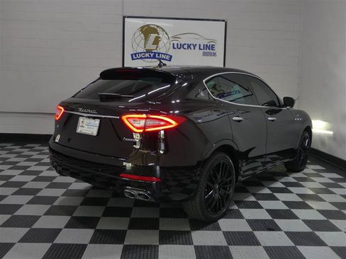 Used 2019 Maserati Levante AWD/4WD image 10