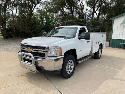 Used 2014 Chevrolet Silverado 3500 W/T AWD/4WD image 5
