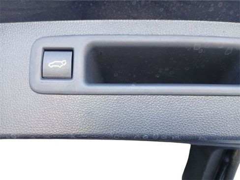 Certified 2023 Toyota Highlander XLE image 47