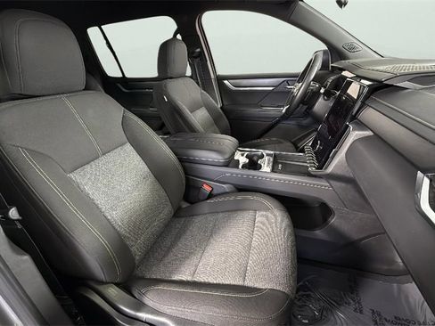 Certified 2025 GMC Acadia Elevation image 33