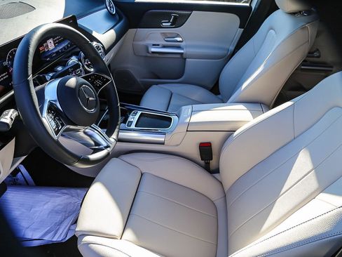 Used 2025 Mercedes-Benz GLA 250 image 5