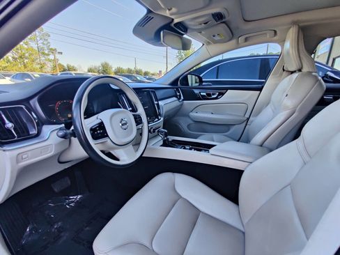 Used 2019 Volvo S60 T5 Momentum w/ Premium Package image 13