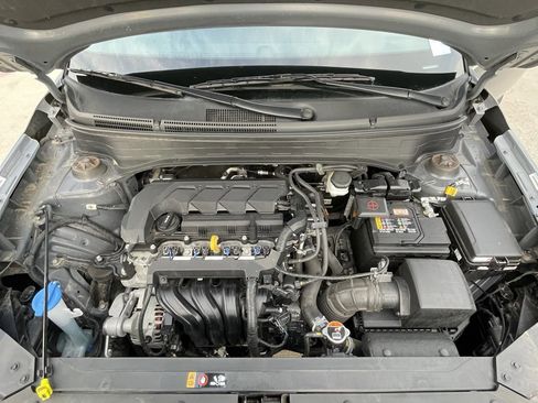 Used 2025 Hyundai Venue SEL image 26