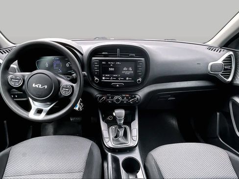 Used 2024 Kia Soul LX w/ Option Group 015 FWD image 16