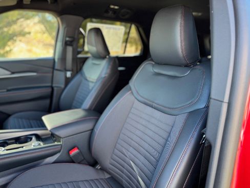 New 2026 Ford Explorer ST-Line w/ ST-Line Street Pack image 18