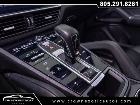 Used 2023 Porsche Cayenne Platinum Edition image 24