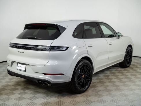 New 2026 Porsche Cayenne image 29