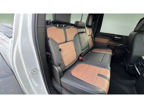 Certified 2021 Chevrolet Silverado 3500 High Country w/ Z71 Off-Road Package image 31