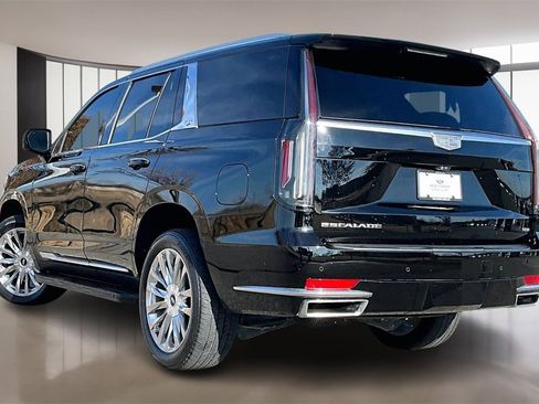 Used 2021 Cadillac Escalade Premium Luxury image 12