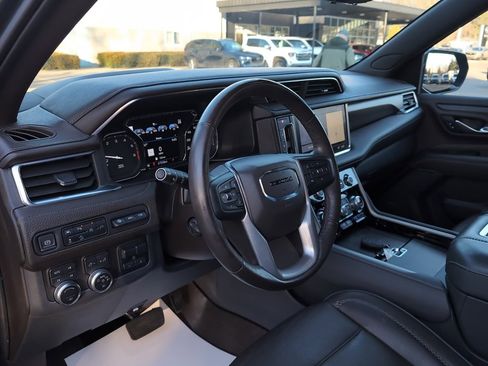 Used 2021 GMC Yukon Denali w/ Denali Ultimate Package image 25