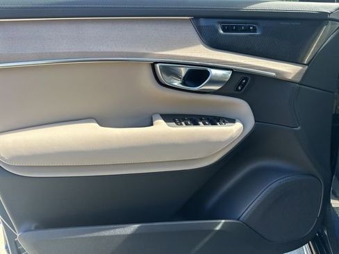 New 2026 Volvo XC90 B6 Plus w/ Protection Package Premier image 12