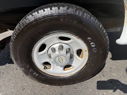 Used 2013 Chevrolet Express 2500 RWD image 9