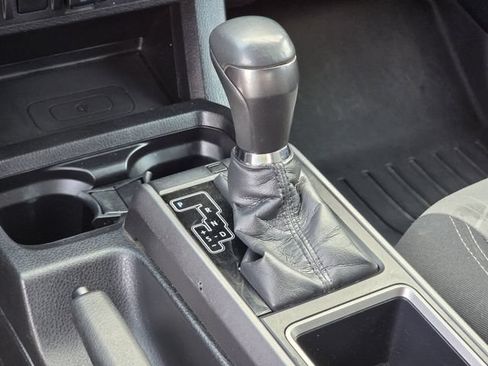 Used 2020 Toyota Tacoma TRD Off-Road w/ Advanced Technology Package AWD/4WD image 22