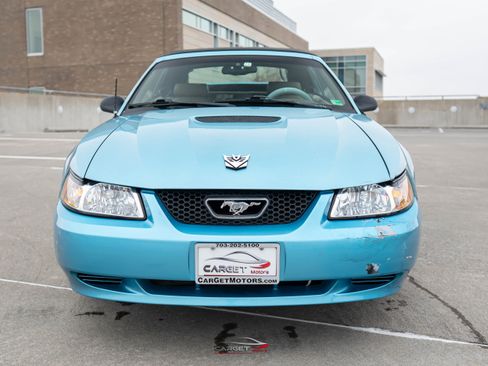 Used 1999 Ford Mustang Convertible image 2