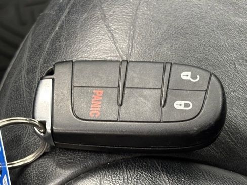 Used 2015 Dodge Journey Crossroad w/ Flexible Seating Group image 29