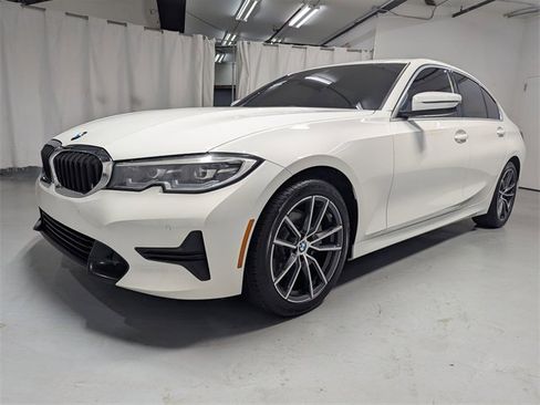 Used 2021 BMW 330i Sedan w/ Driving Assistance Package image 5