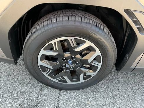 Certified 2025 Subaru Forester Premium AWD/4WD image 10