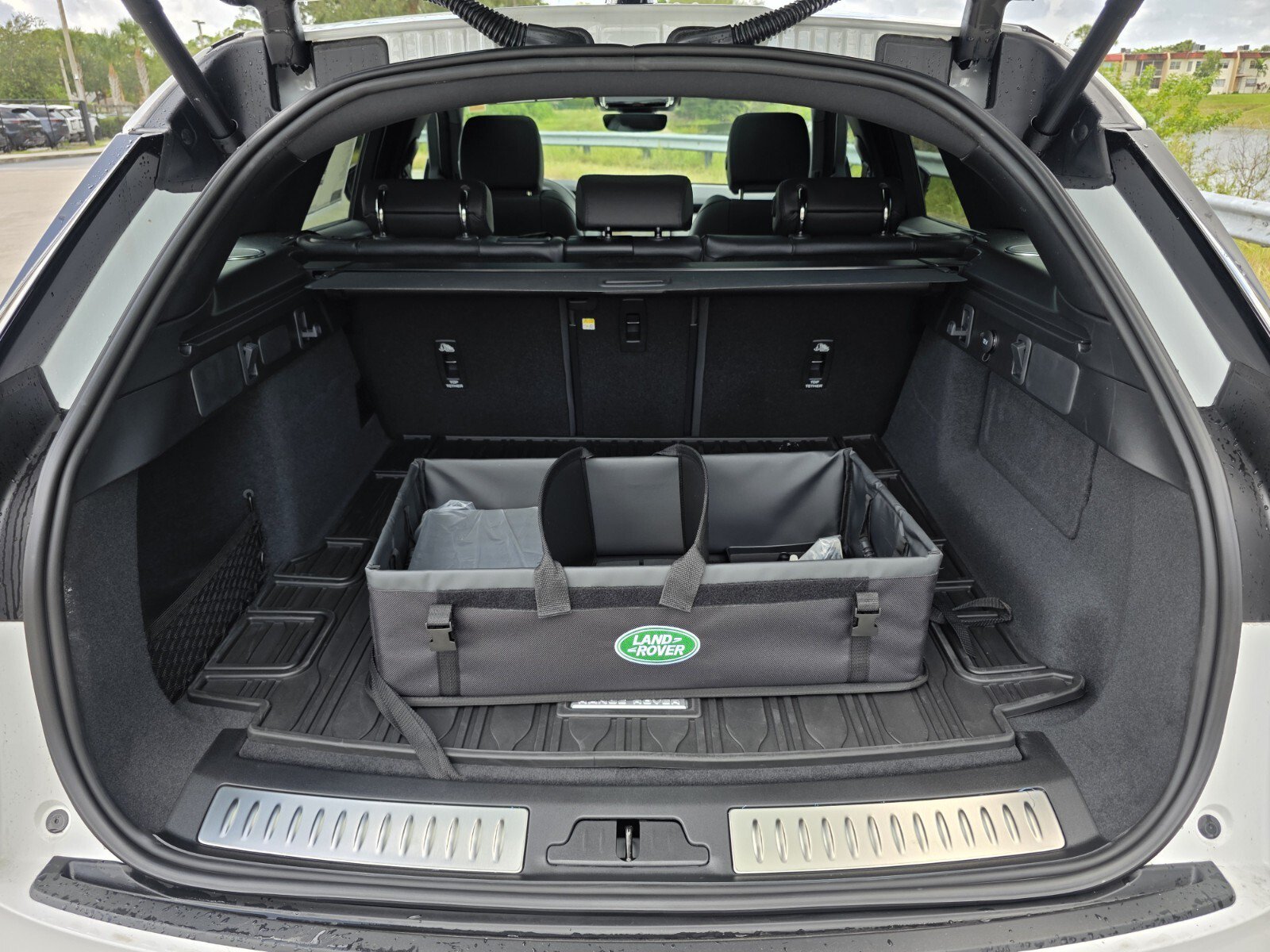 Used 2026 Land Rover Range Rover Velar S AWD/4WD image 15