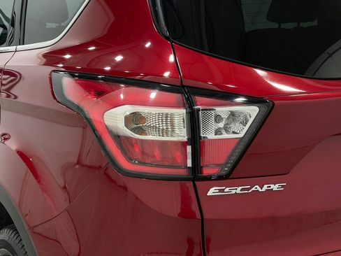 Used 2017 Ford Escape Titanium image 35