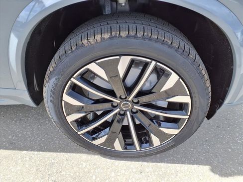 New 2026 Volvo XC90 B6 Plus w/ Protection Package Premier image 9