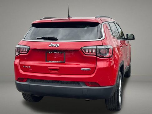 Used 2024 Jeep Compass Latitude AWD/4WD image 5