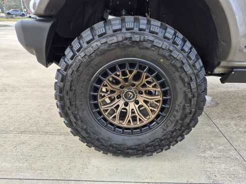 New 2025 Ford Bronco 4-Door image 21