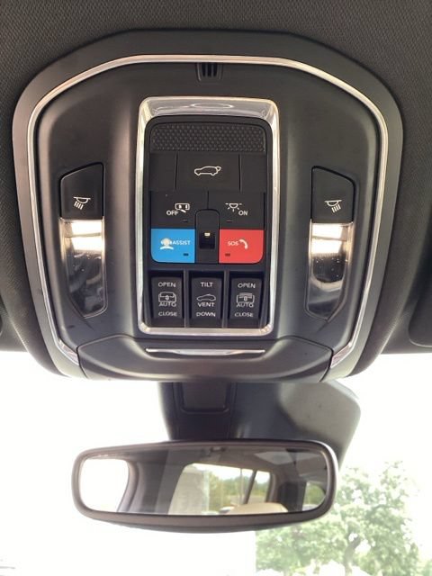 Used 2024 Jeep Grand Cherokee Limited AWD/4WD image 15