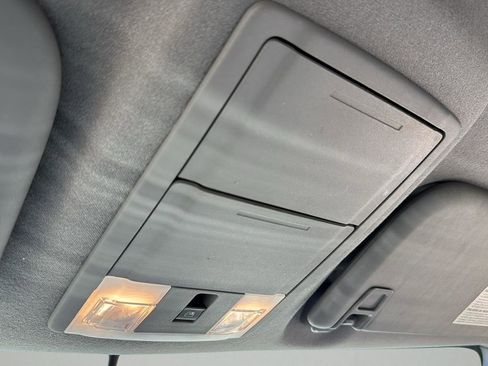 Used 2015 Ford F250 XLT w/ XLT Premium Package image 22