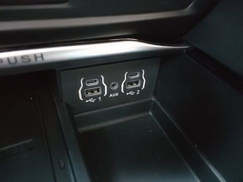 Used 2024 Chrysler Pacifica Pinnacle image 71