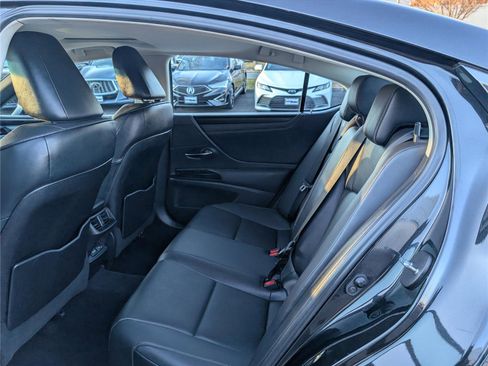 Certified 2022 Lexus ES 350 w/ Premium Package image 14