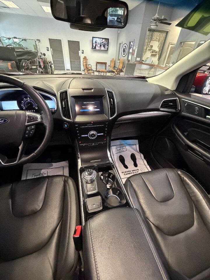 Used 2019 Ford Edge Titanium w/ Cold Weather Package AWD/4WD image 13