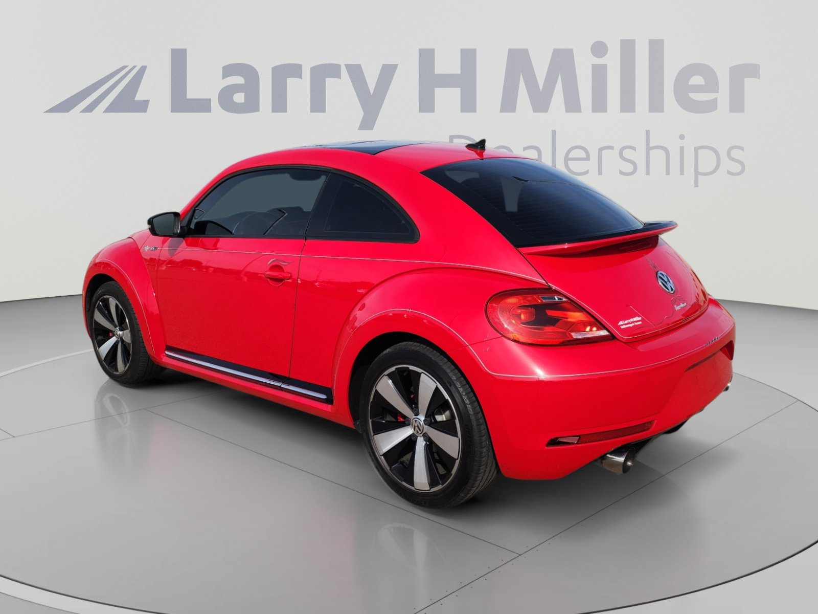 Used 2014 Volkswagen Beetle R-Line FWD image 3