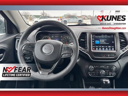 Used 2022 Jeep Cherokee Trailhawk AWD/4WD image 39