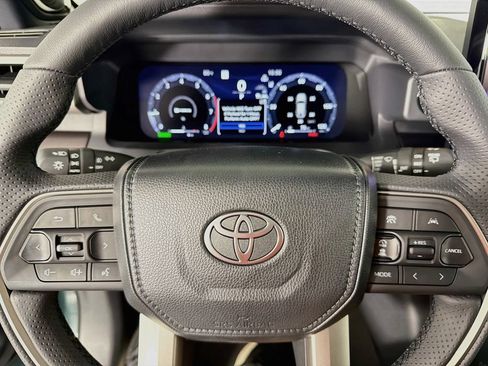New 2026 Toyota 4Runner TRD Off-Road Premium AWD/4WD image 15