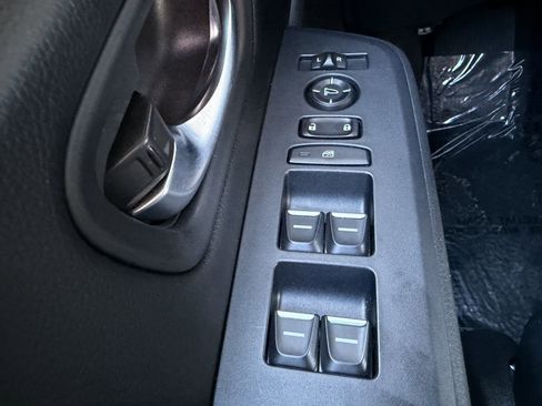Used 2025 Honda Pilot Touring image 25