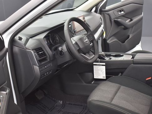 New 2026 Nissan Rogue SV image 7