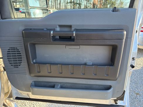 Used 2015 Ford F250 XL w/ Power Equipment Group image 23