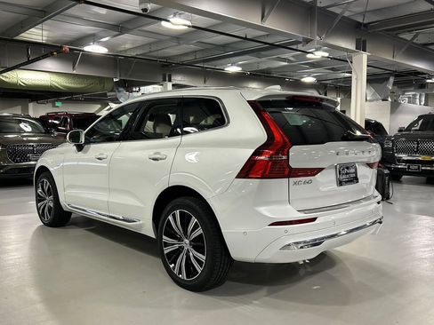 Certified 2023 Volvo XC60 T8 Plus AWD/4WD image 4