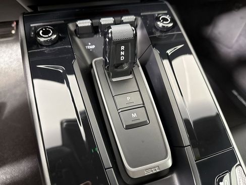 Certified 2025 Porsche 911 Carrera image 33